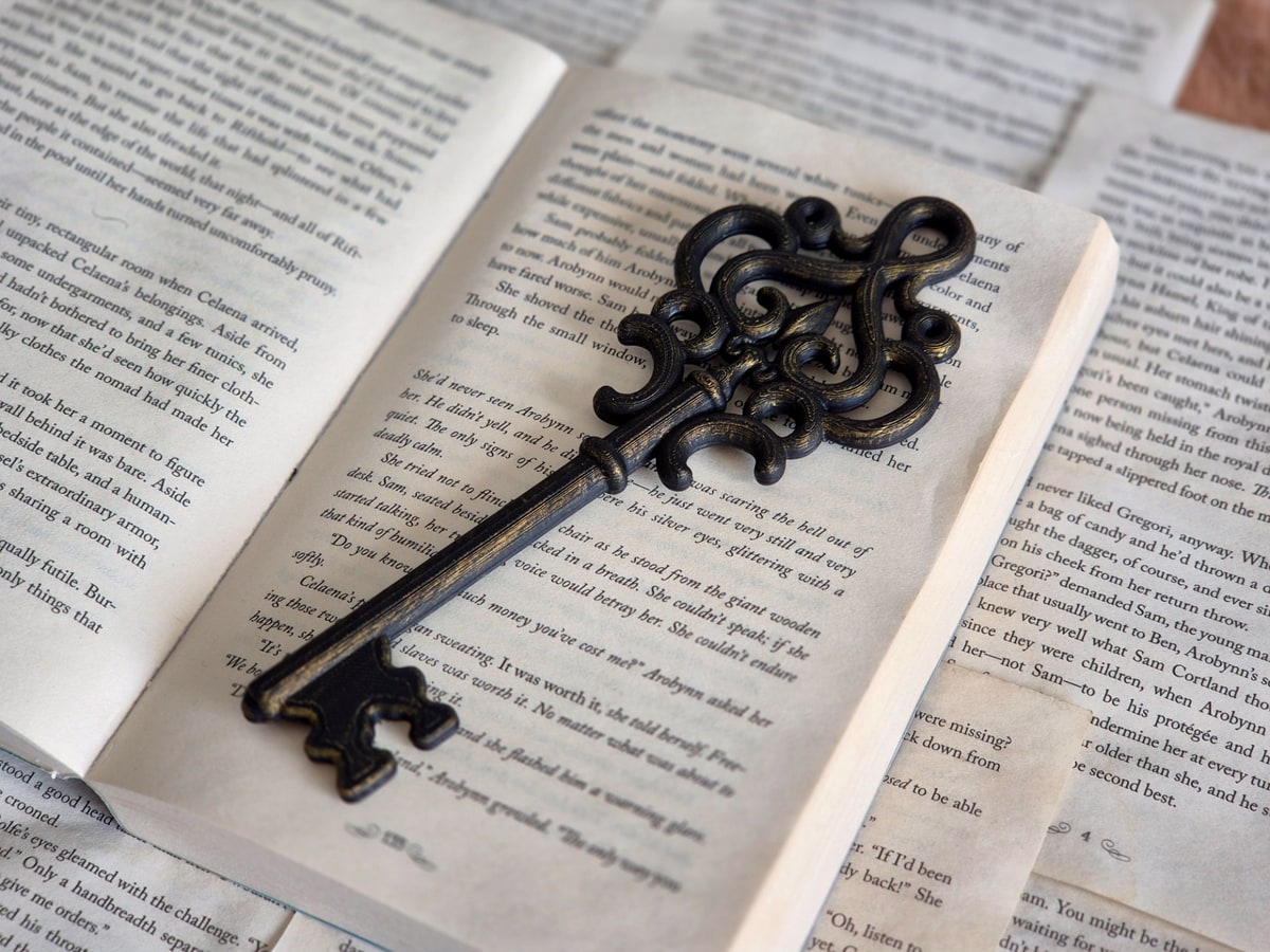 Ancient Key Bookshelf Decor