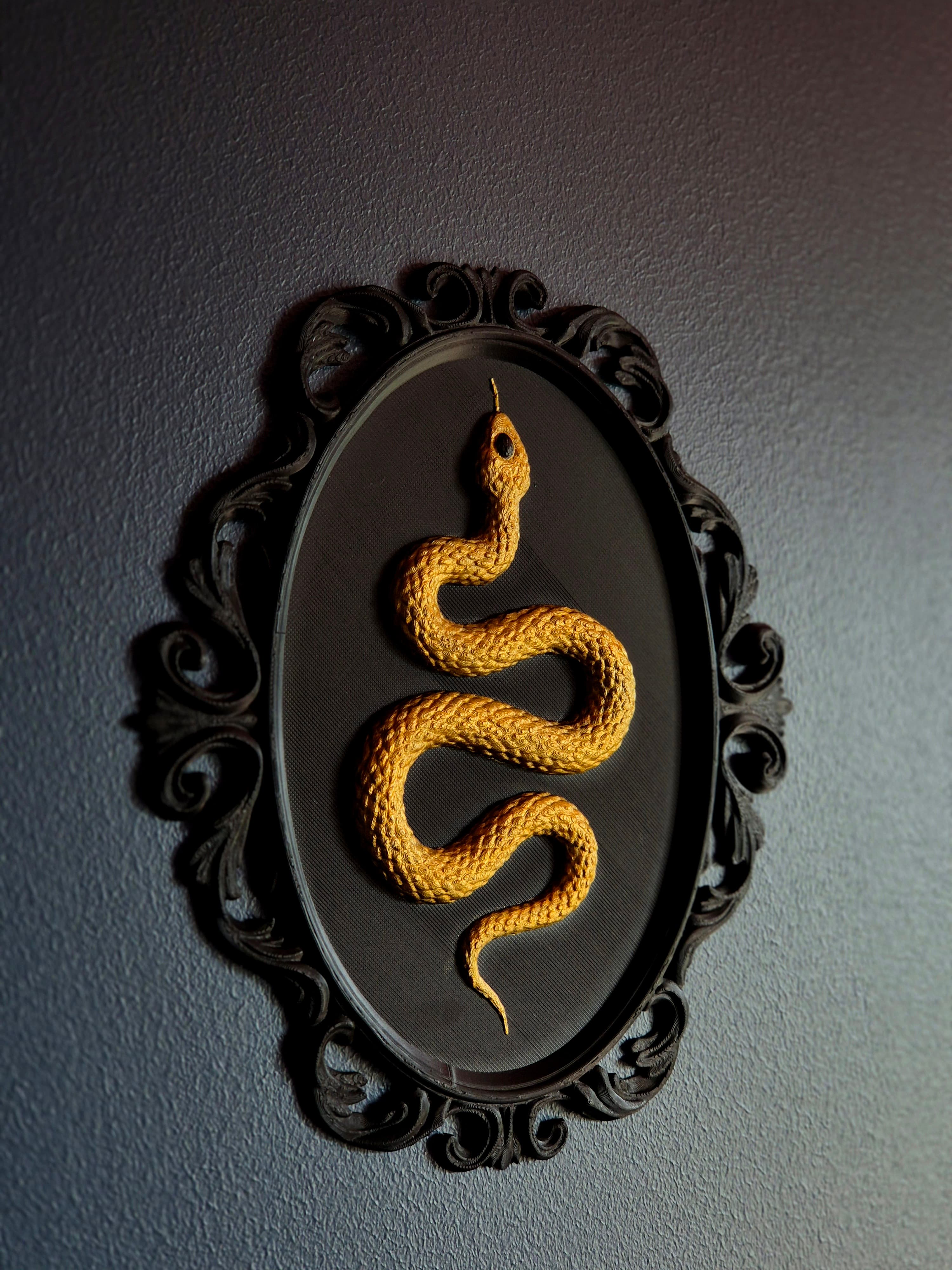 Wall Decor Gothic Snake Frame, gallery image 3