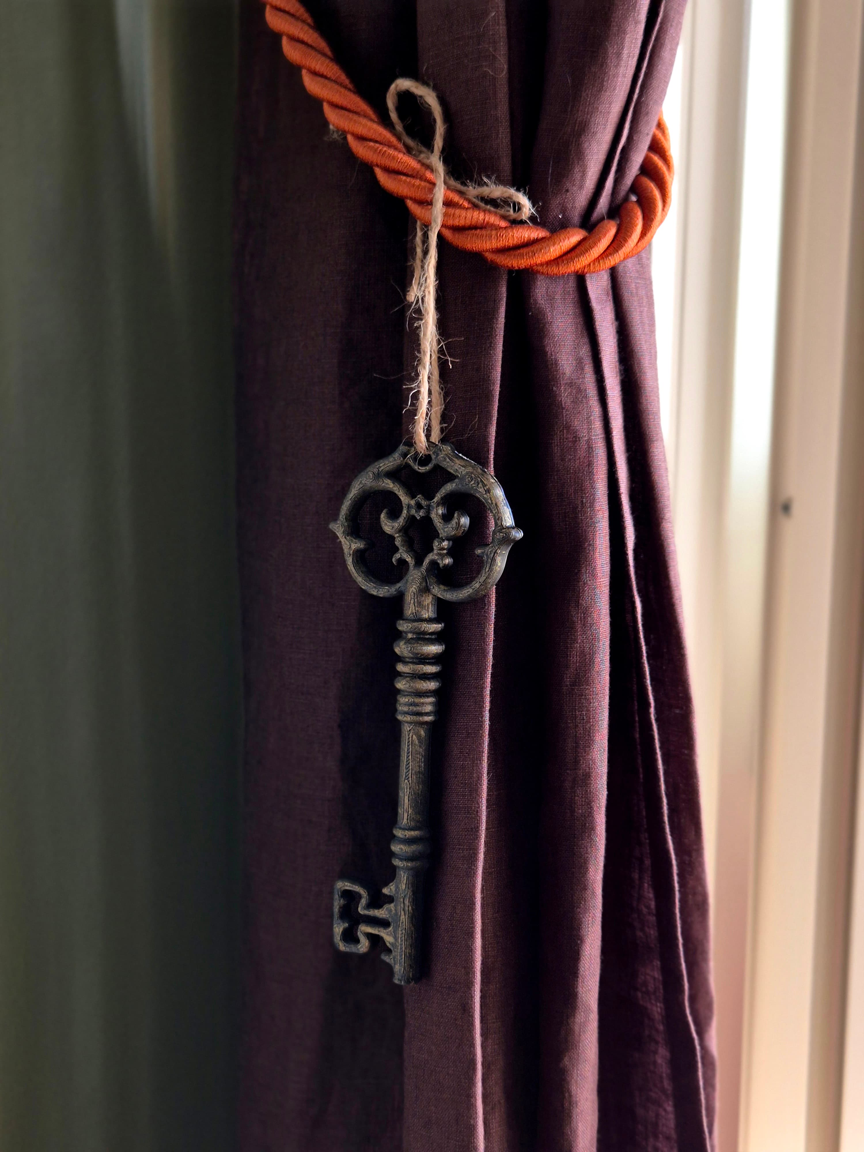Ancient Key Bookshelf Decor, gallery image 4