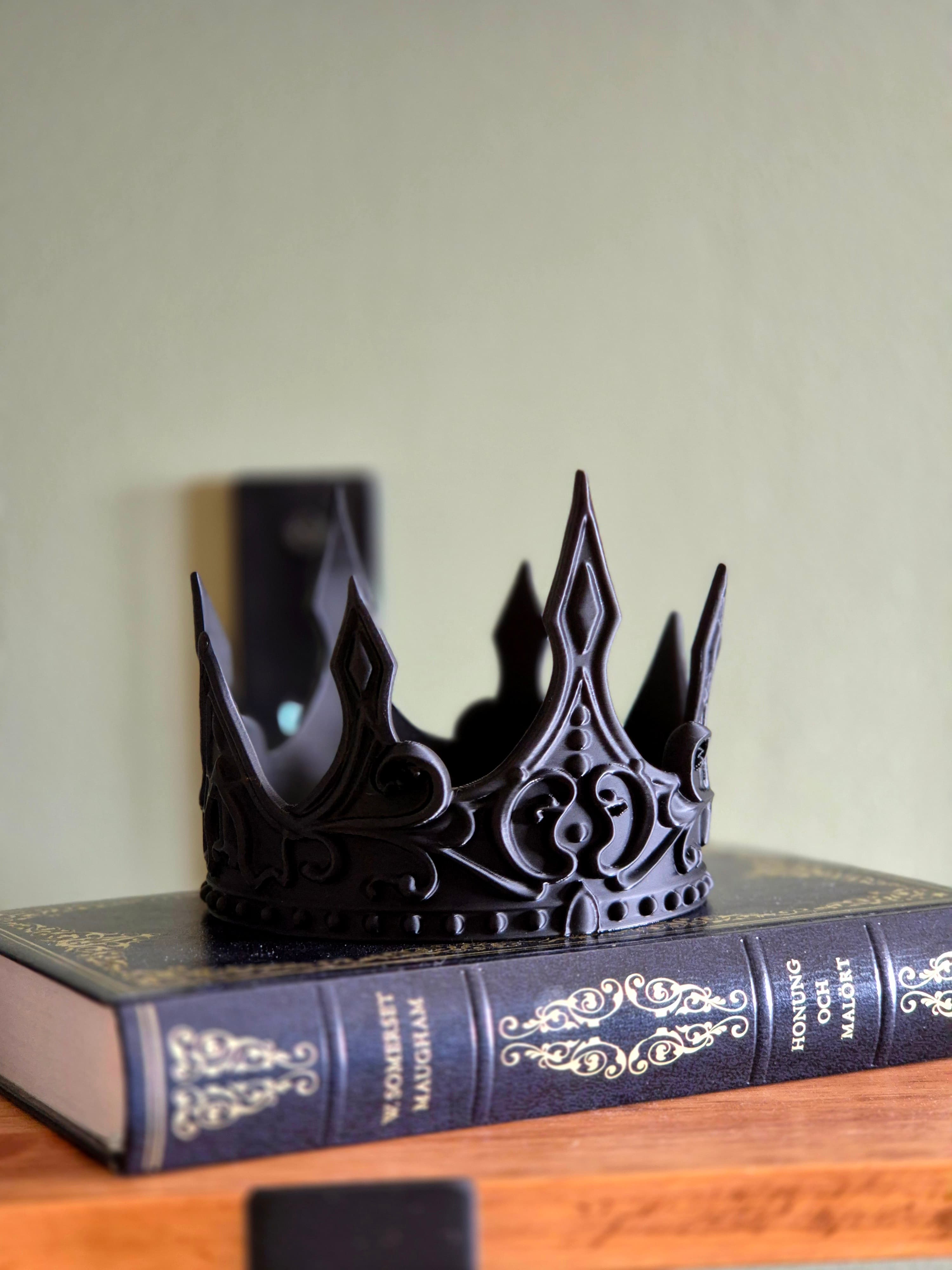 Fantasy Crown Bookshelf Decor, gallery image 3
