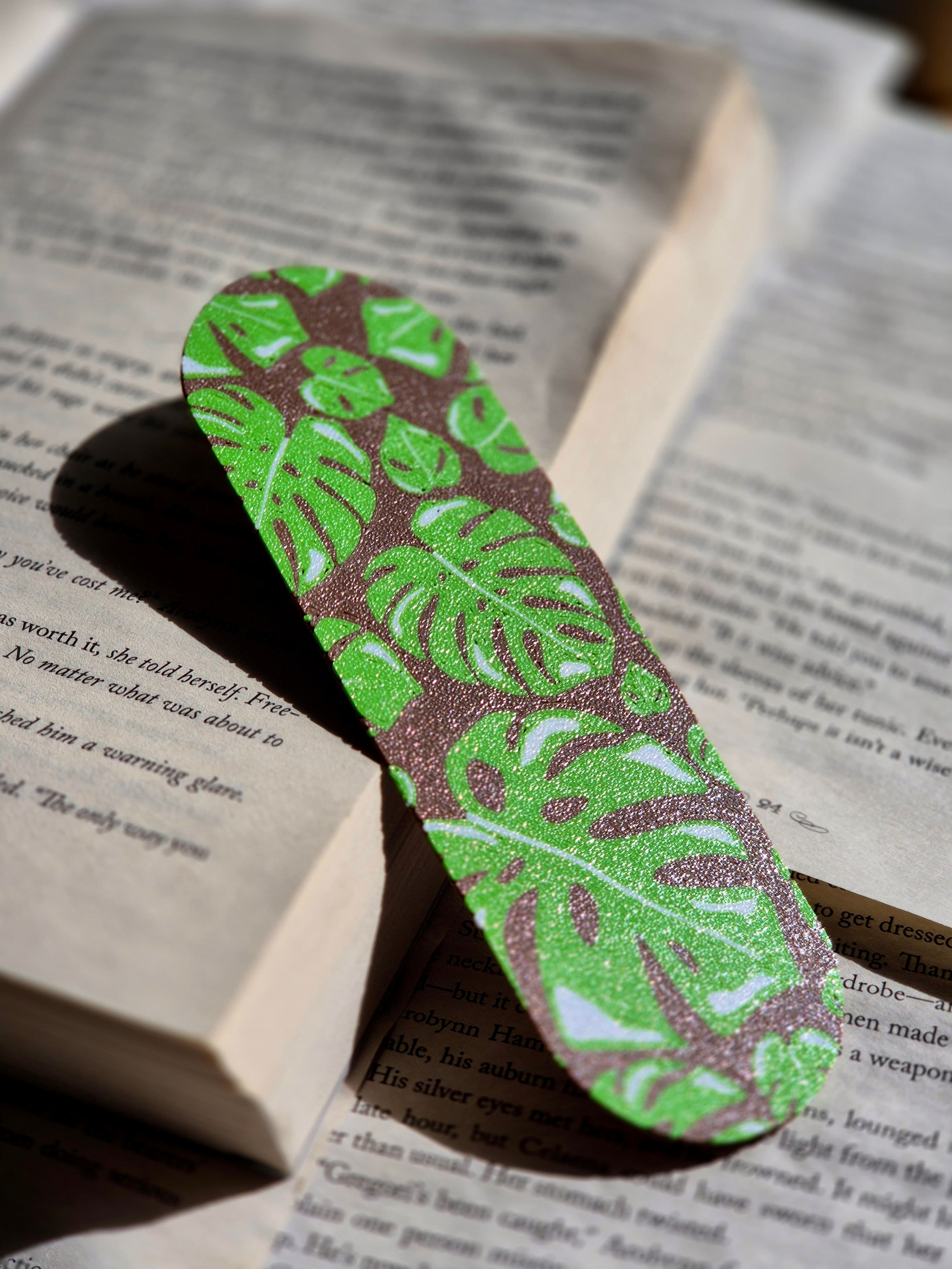 Monstera Bookmark Plants, gallery image 2